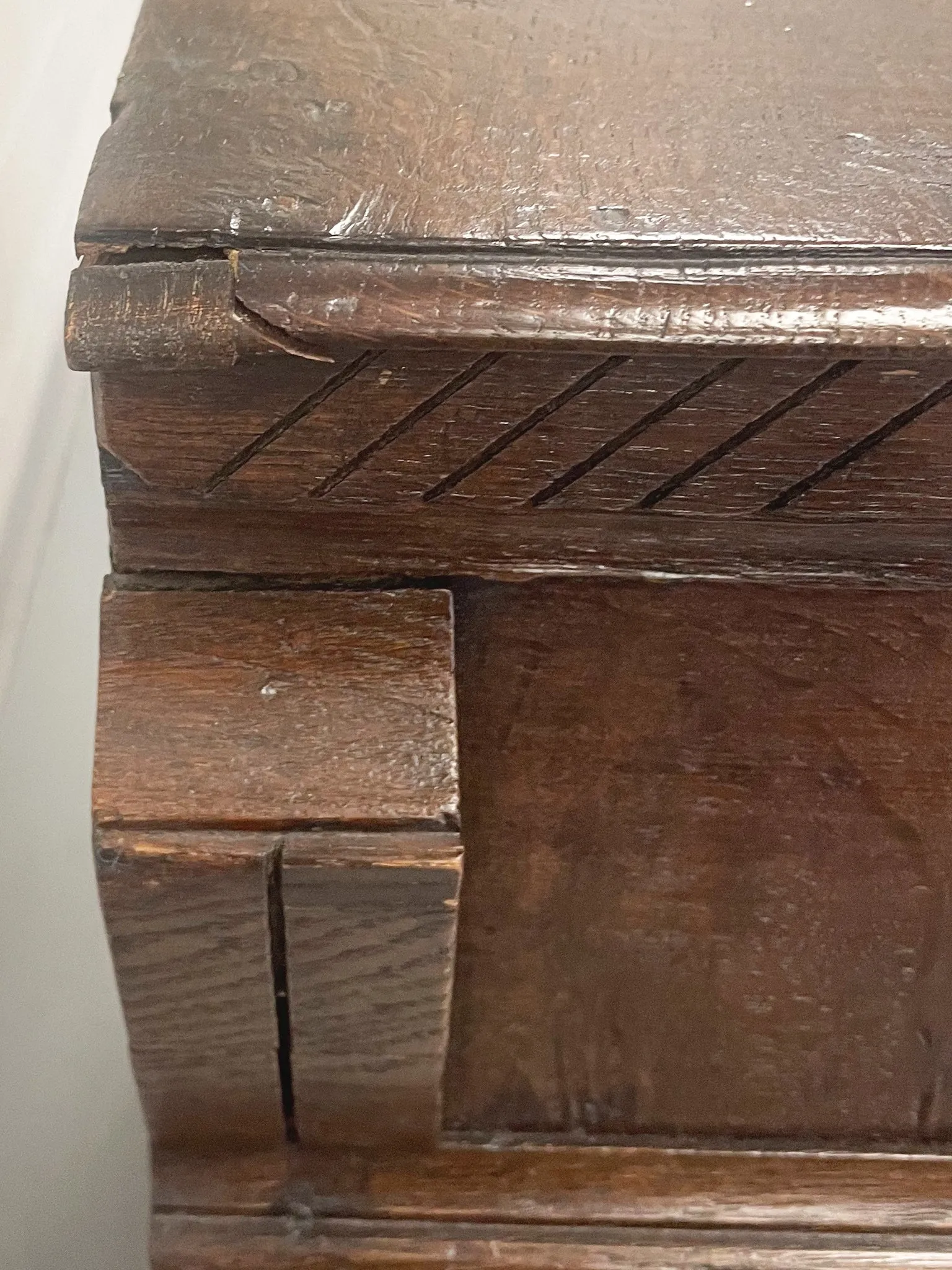 18th Century English Oak Chest of Drawers