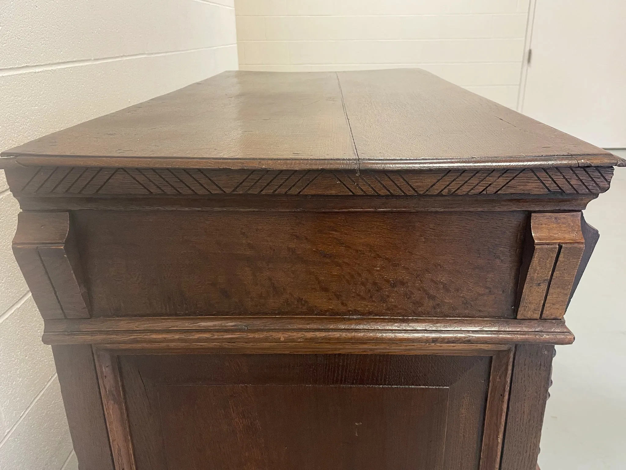 18th Century English Oak Chest of Drawers