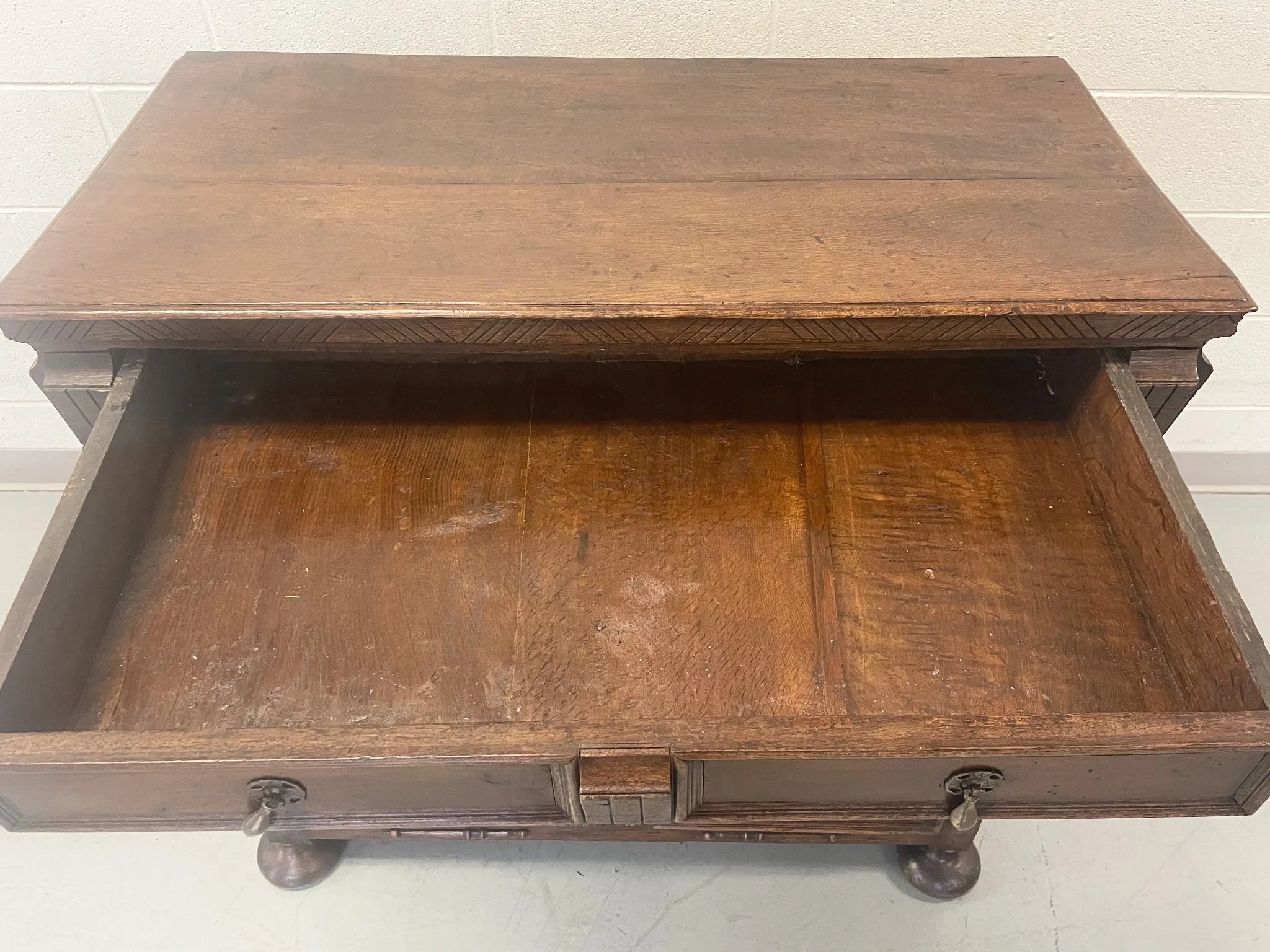 18th Century English Oak Chest of Drawers