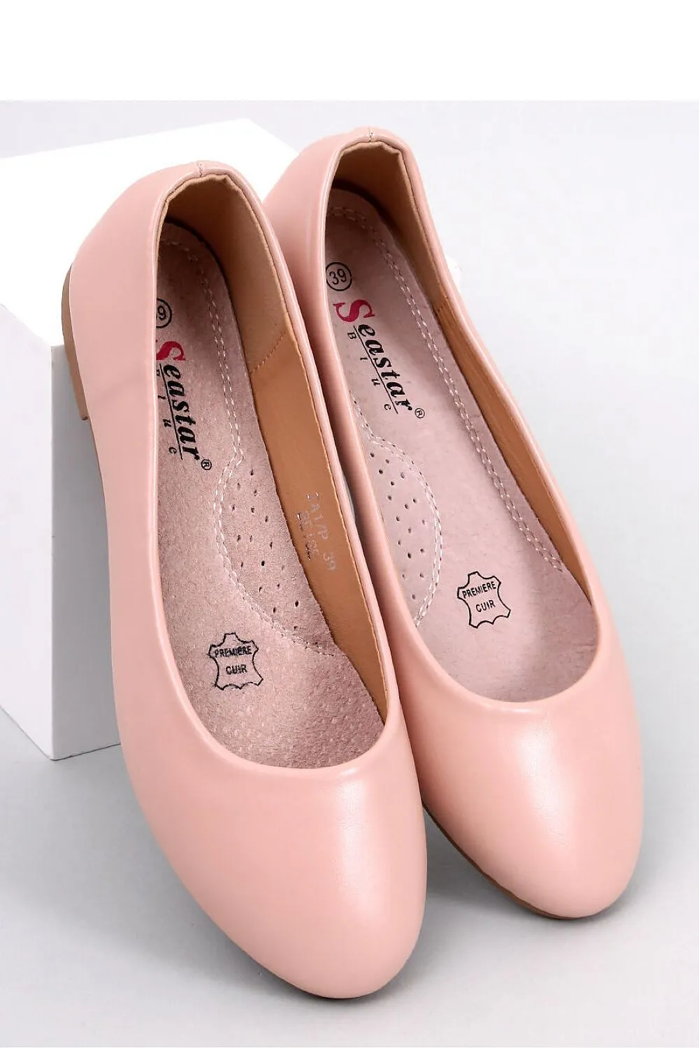 Ballet flats