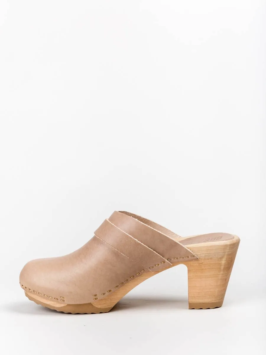 basic clog