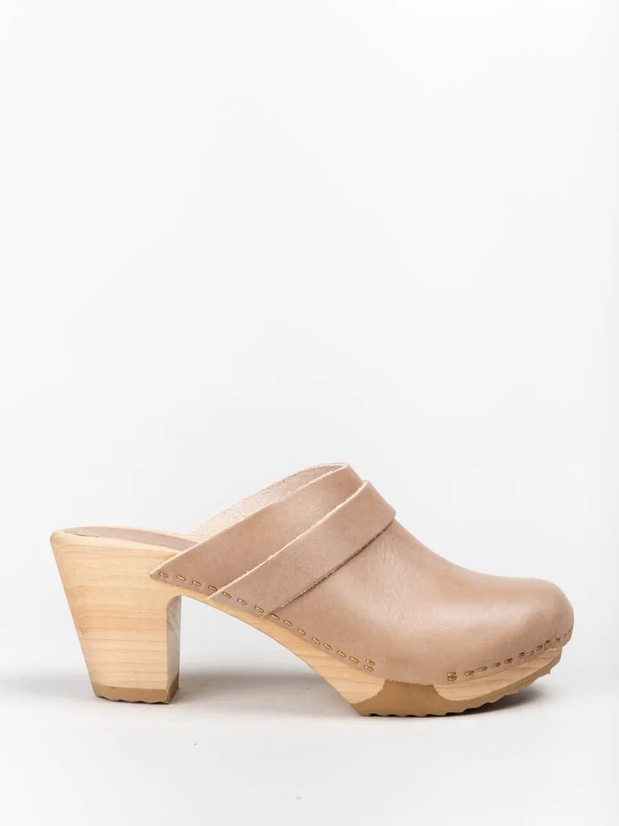 basic clog
