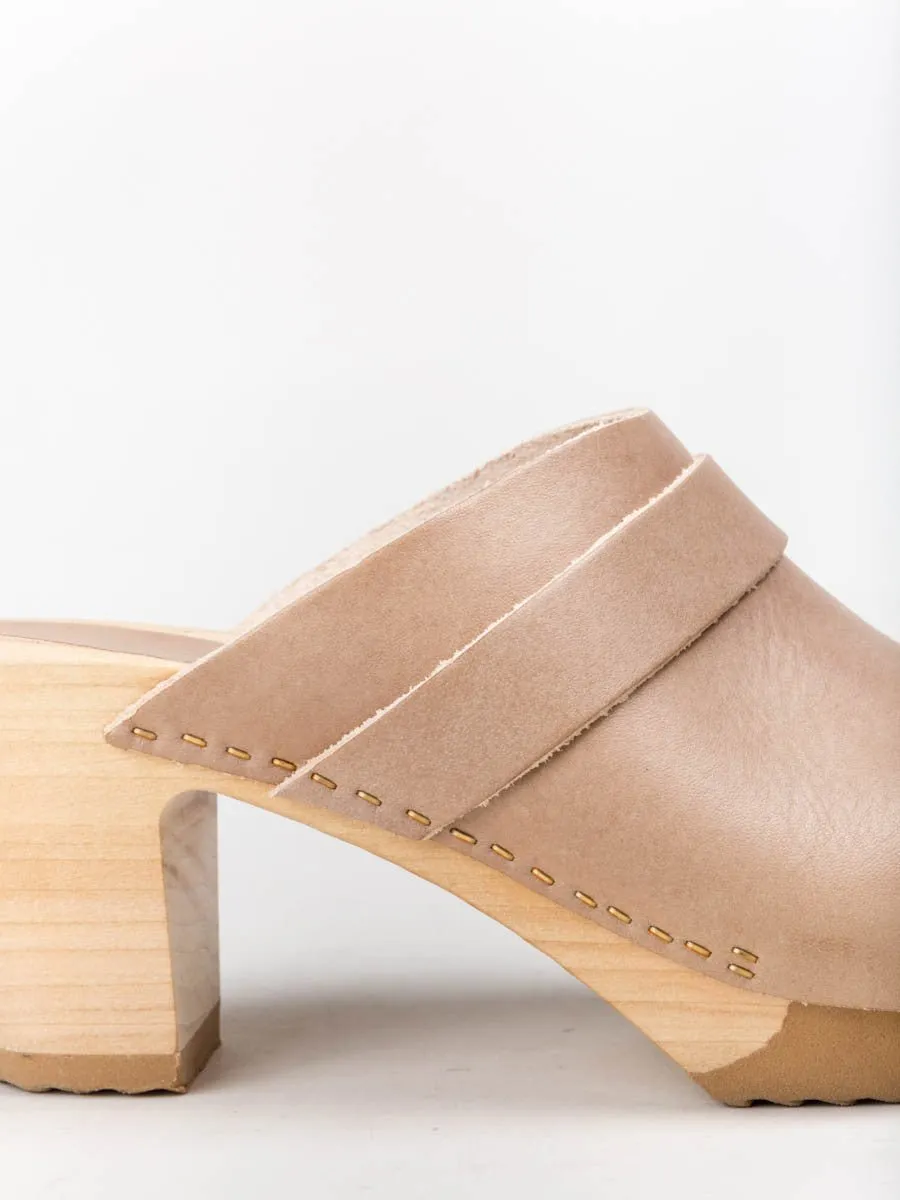 basic clog