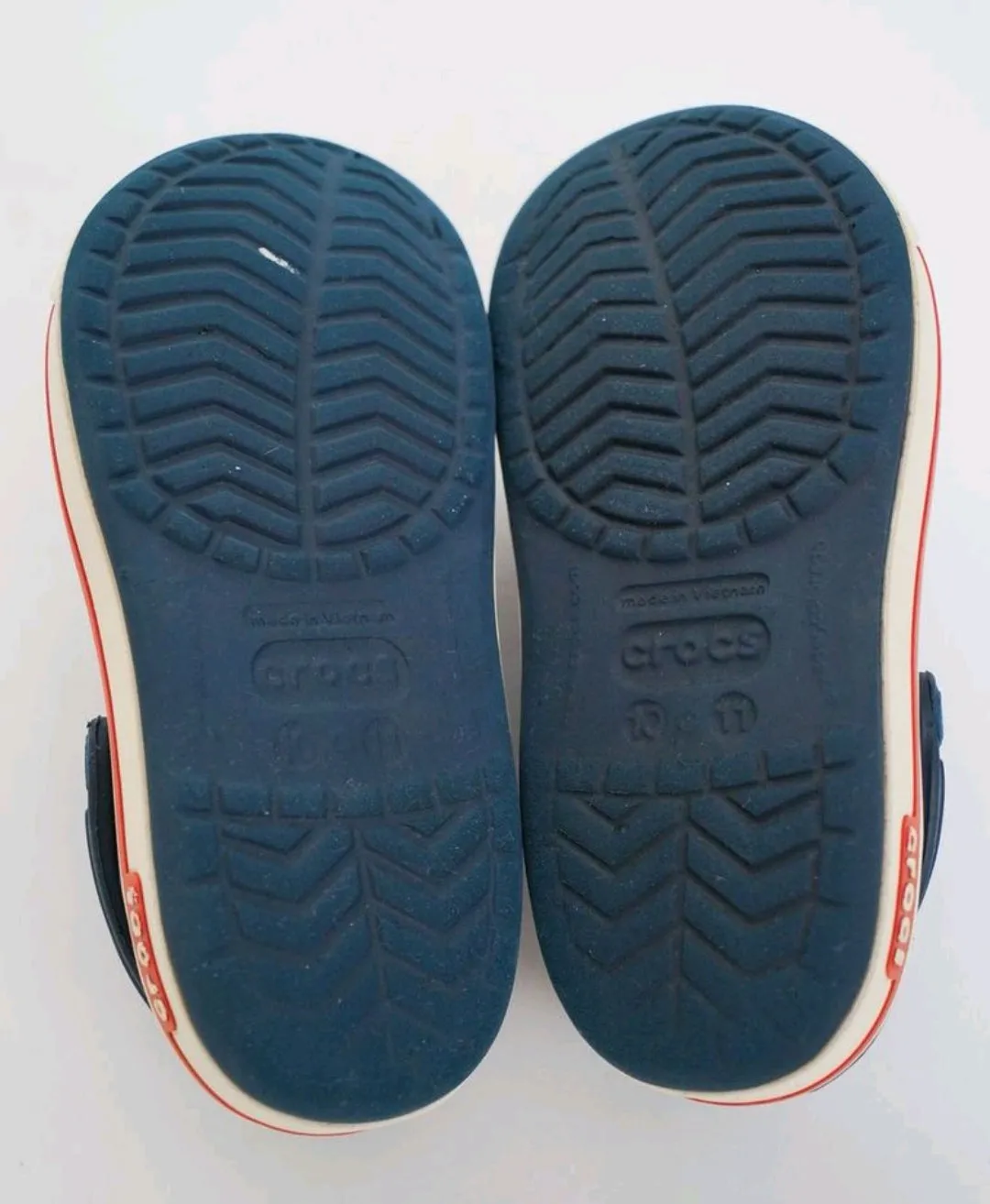 BOY SIZE 10/11 SHOES - CROCS, Classic Clog Slip-On VGUC B9