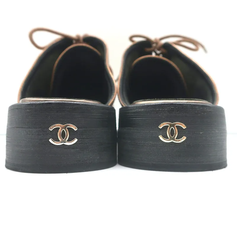 Chanel Cuba Oxford Mules Gold/Cream/Black Leather Size 38C Backless Flats