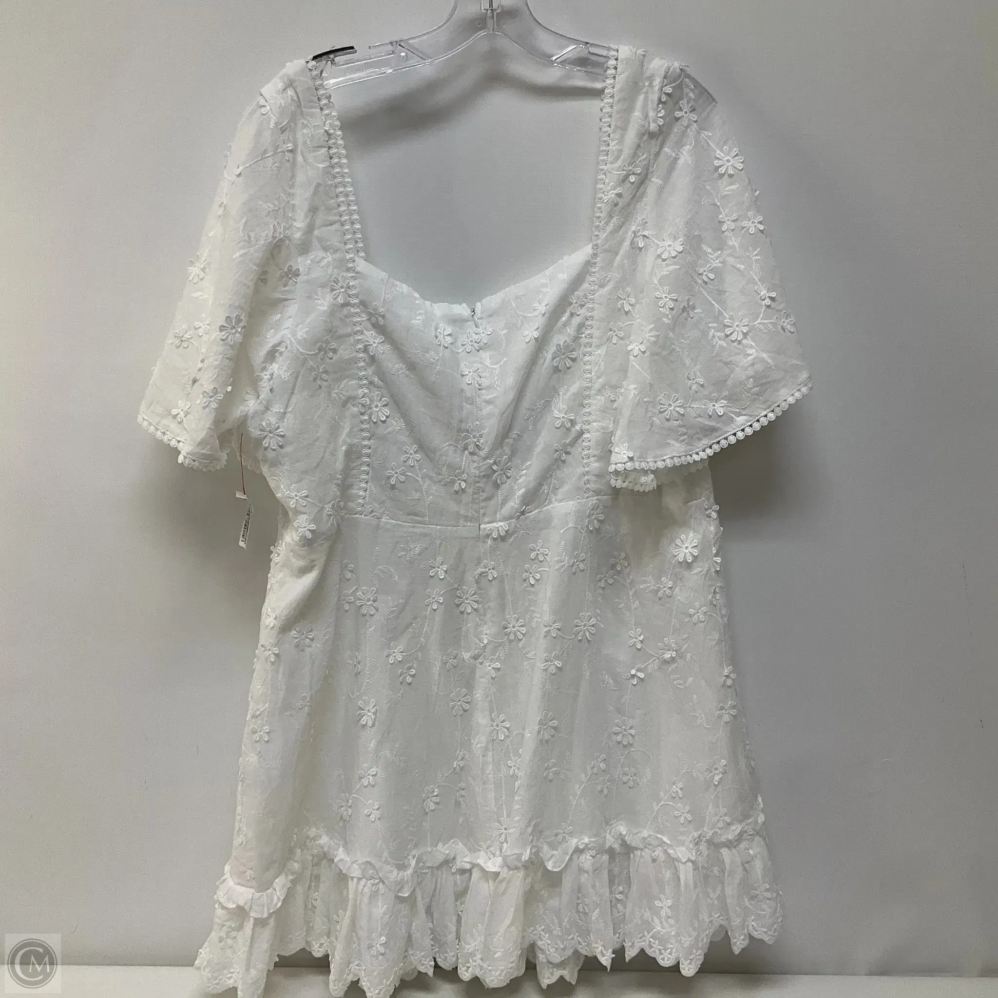 Dress Casual Short By Cmc In White, Size: 16
