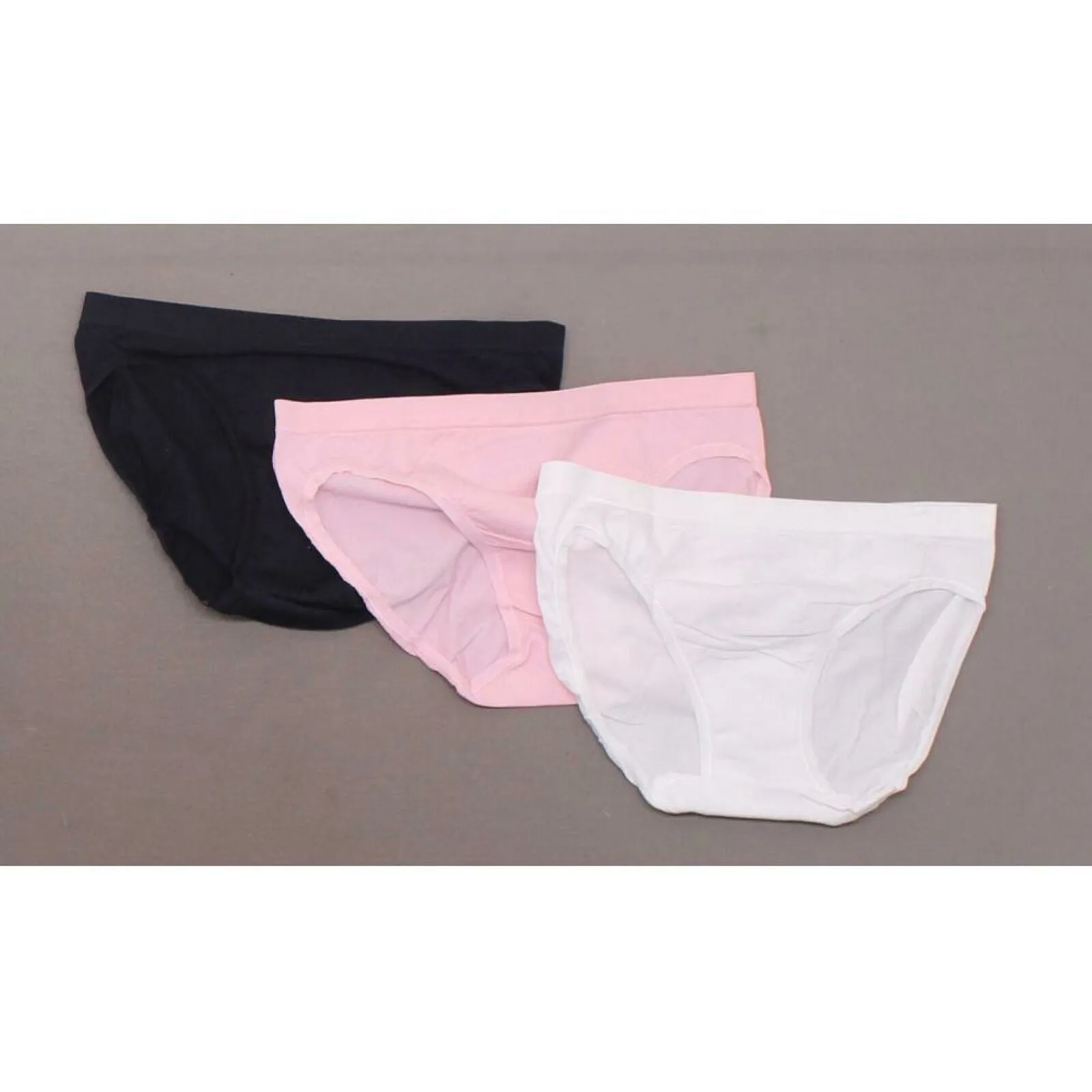 Fruit of the Loom Women's 3 Pairs Breathable Seamless Bikini Briefs