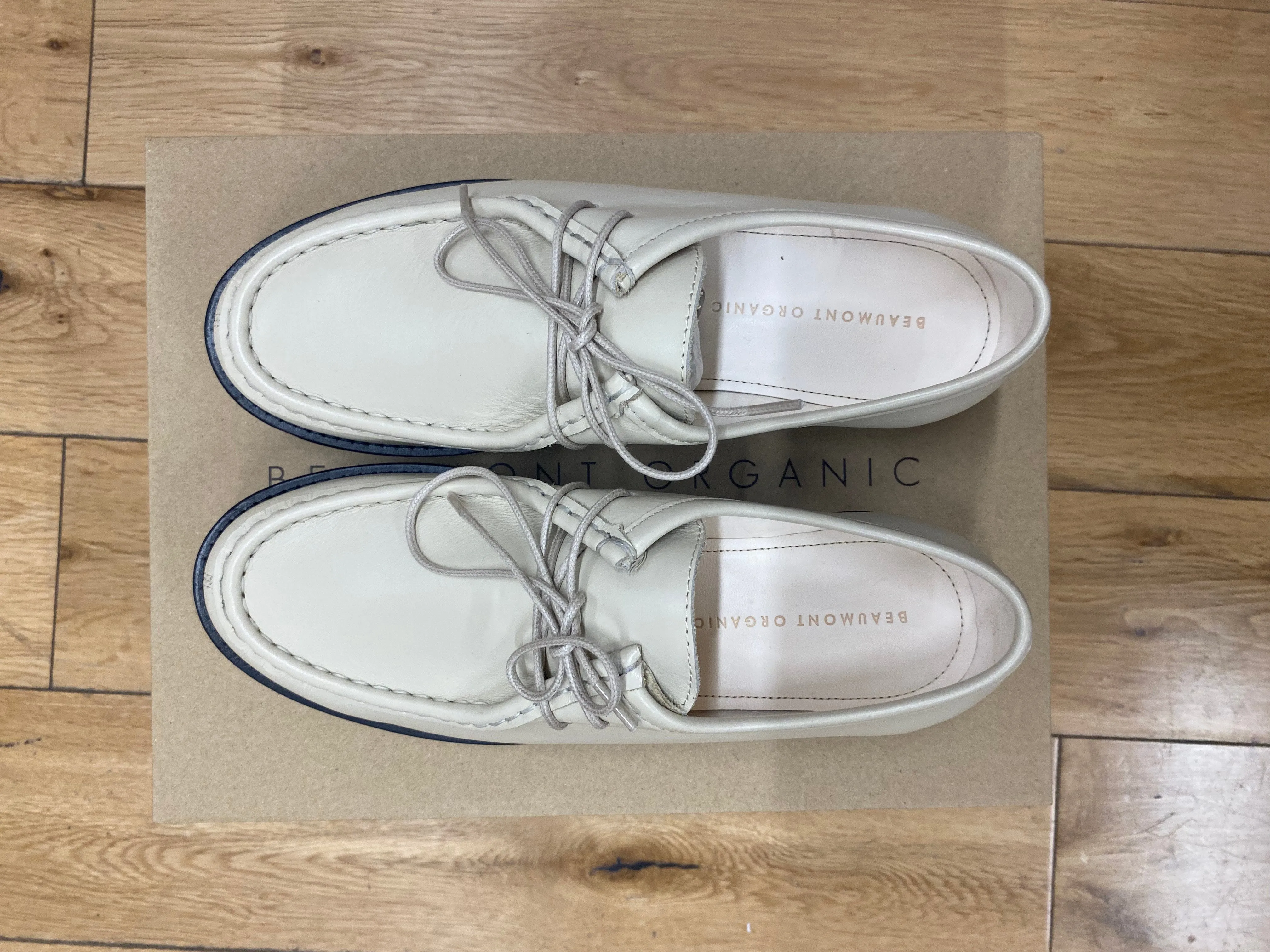Kutsu Leather Shoe in Sand