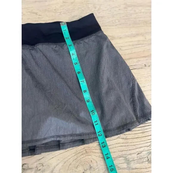 Lululemon Women's Pleated Pace Setter Skirt Size 8 Gray with Built-in Shorts