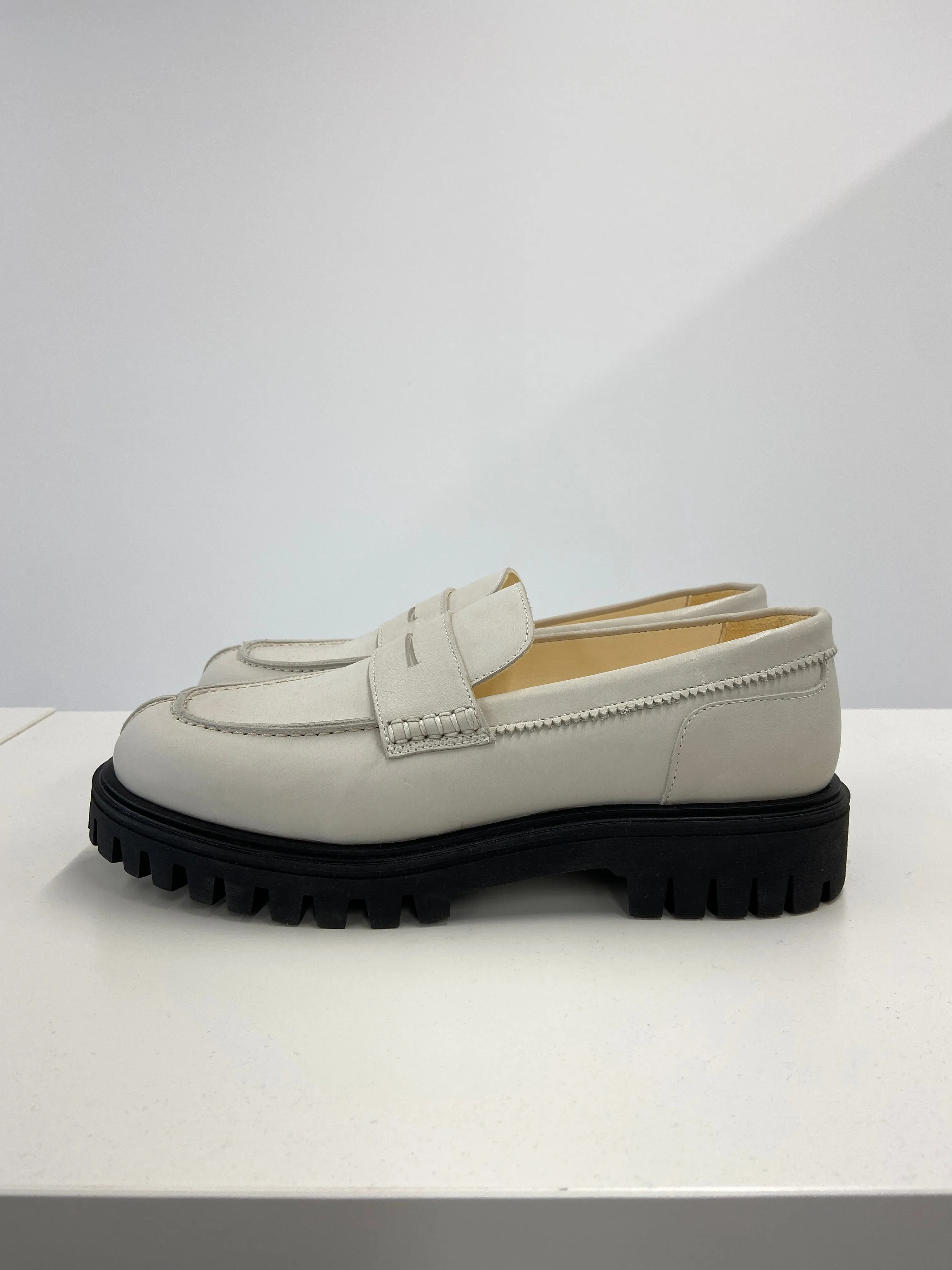 Naples Shoes in Cream UK Size 6