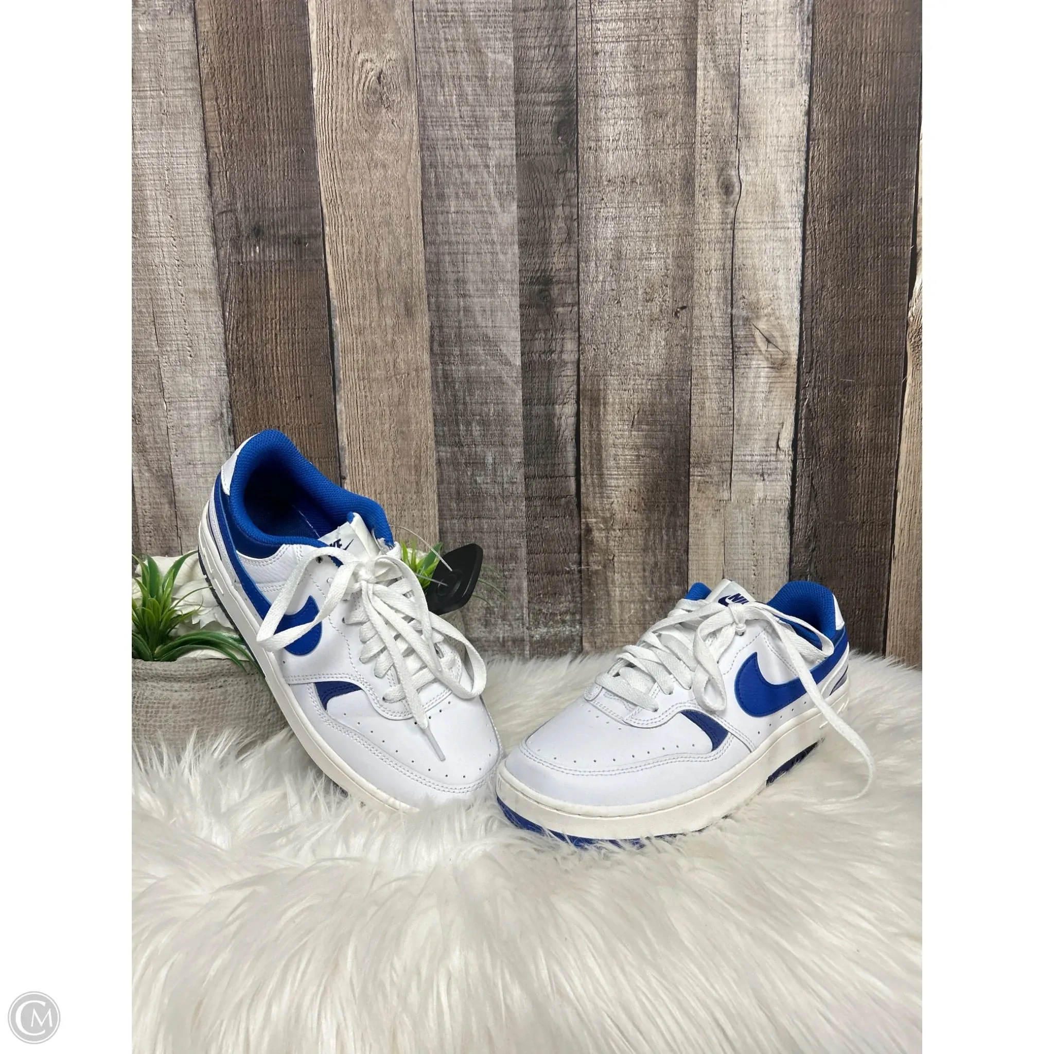 Shoes Athletic By Nike In White, Size: 8