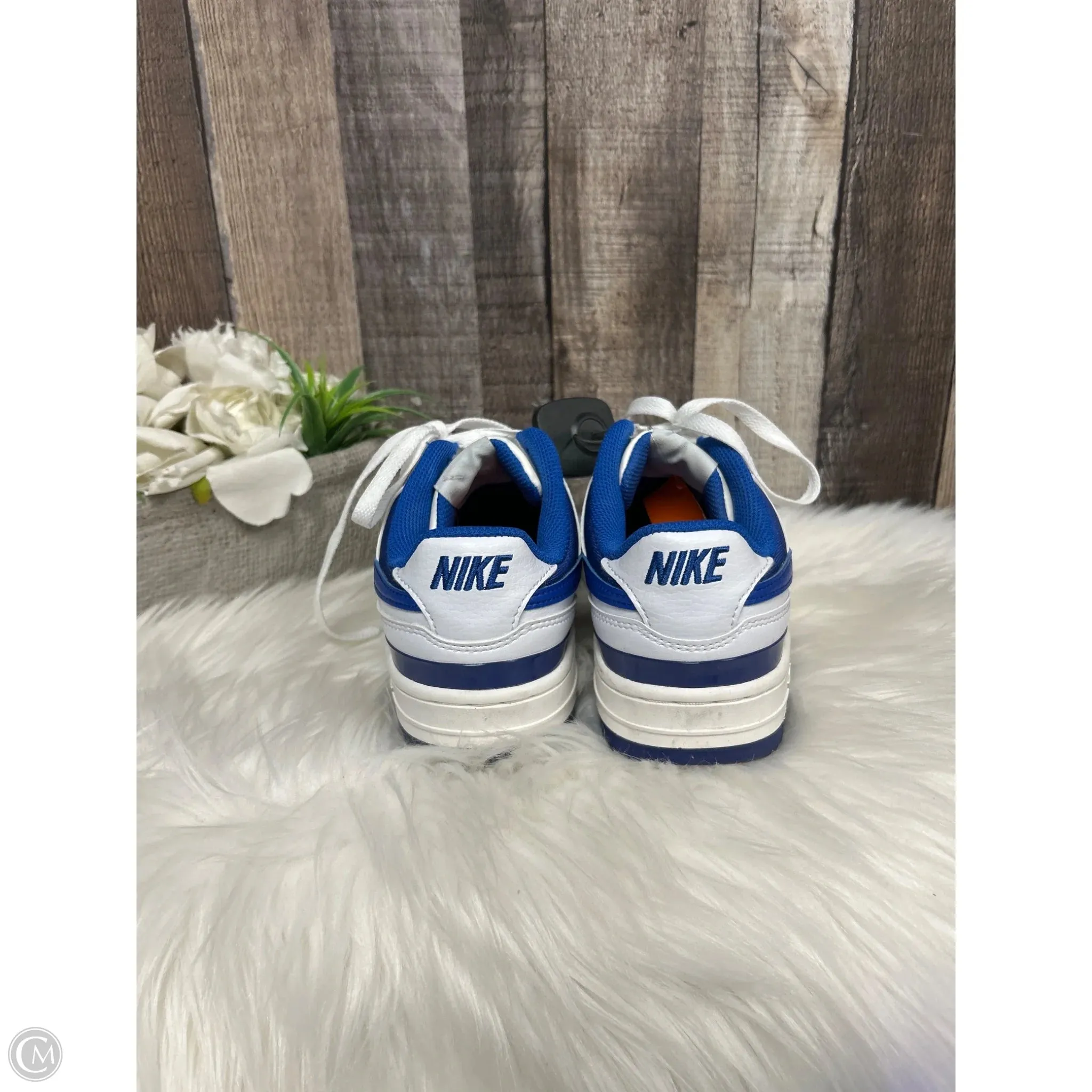 Shoes Athletic By Nike In White, Size: 8