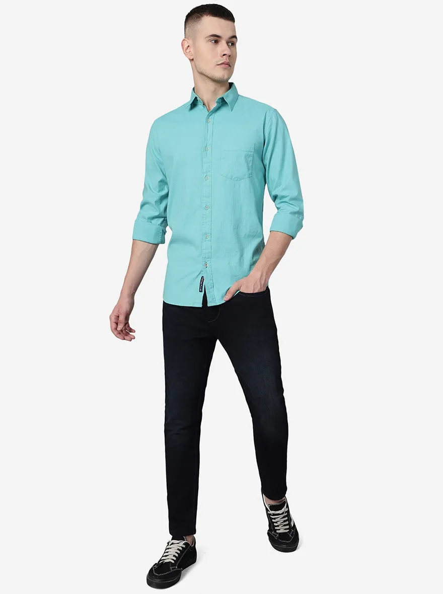 Turquoise Blue Solid Slim Fit Casual Shirt | JadeBlue