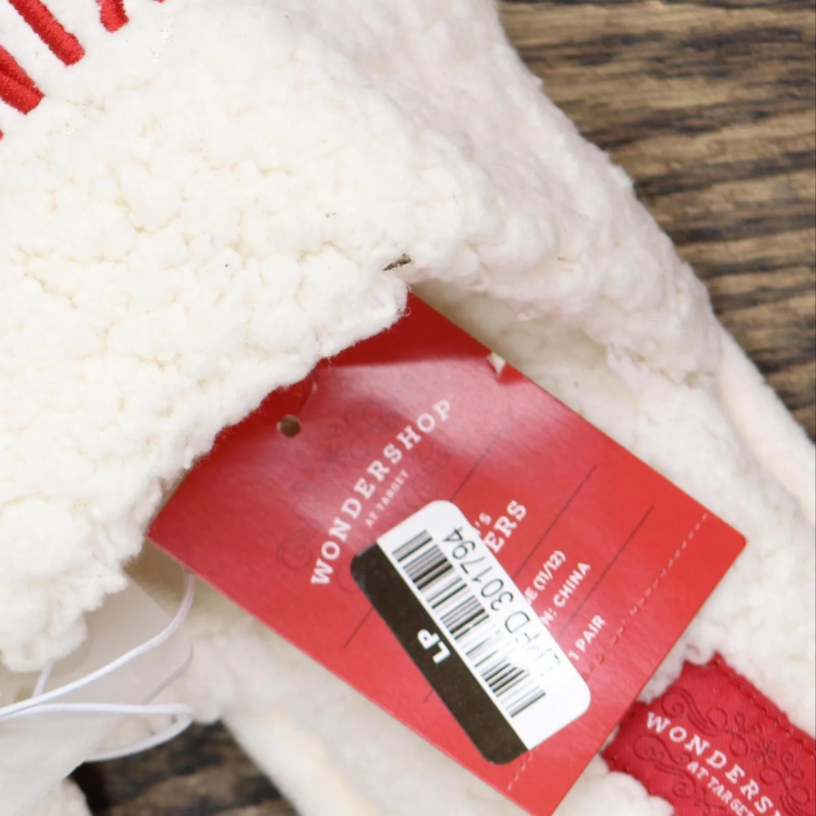 Wondershop Holiday Kinda Naughty Kinda Nice Scuff Slippers Cream Off White XL